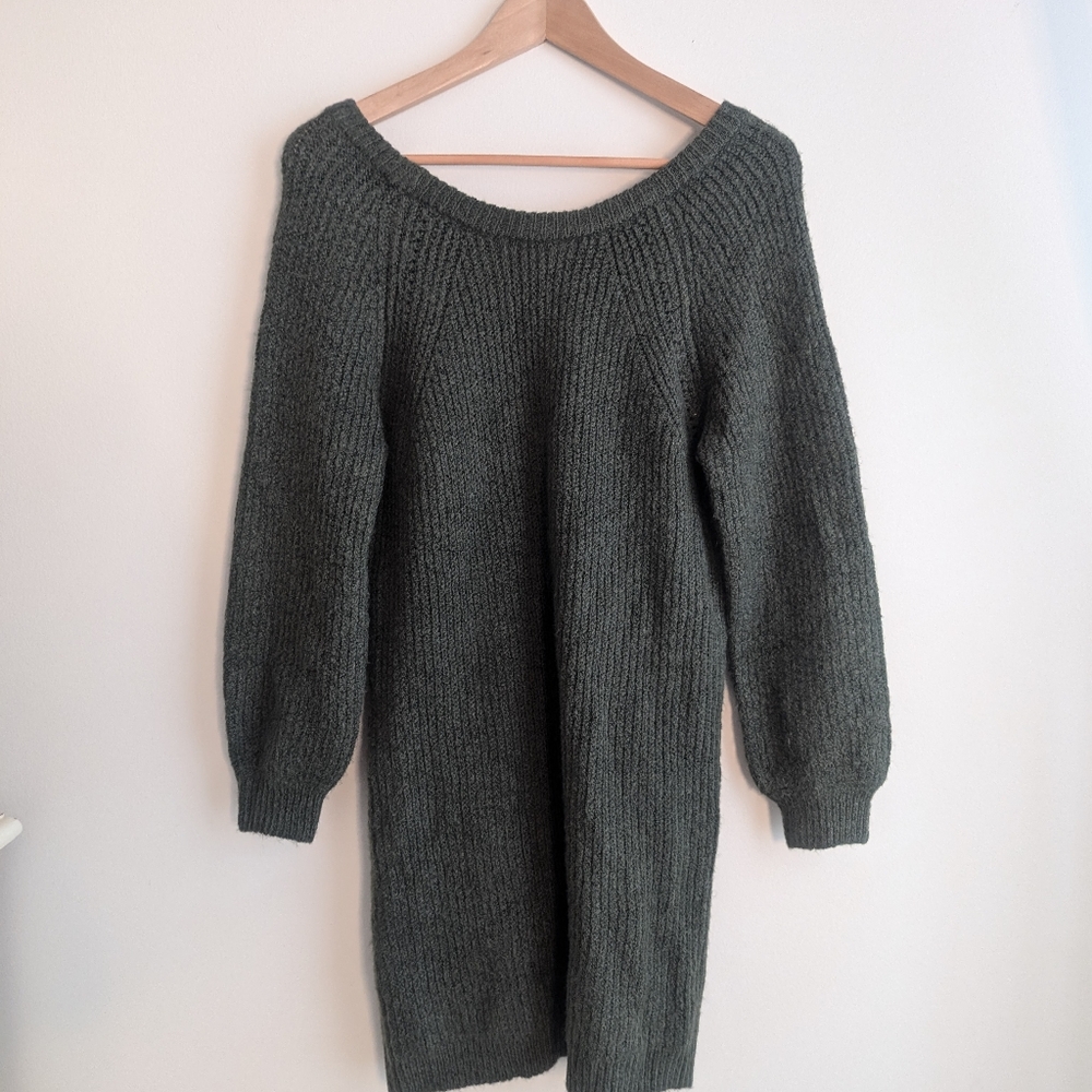 Forrest green Francesca's sweater dress ✨